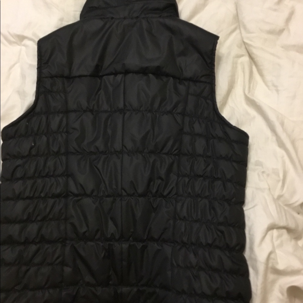 Black puff vest